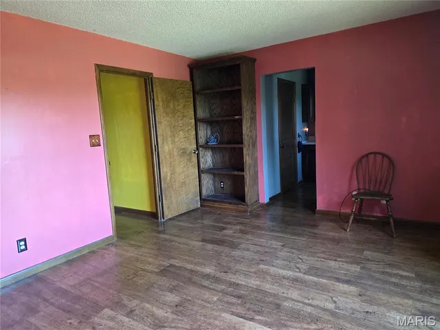 $200,000 | 58 North Woods Circle, Hillsboro, IL 62049