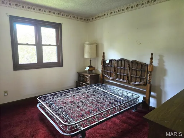 $200,000 | 58 North Woods Circle, Hillsboro, IL 62049