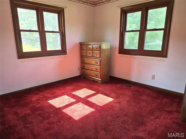 $200,000 | 58 North Woods Circle, Hillsboro, IL 62049