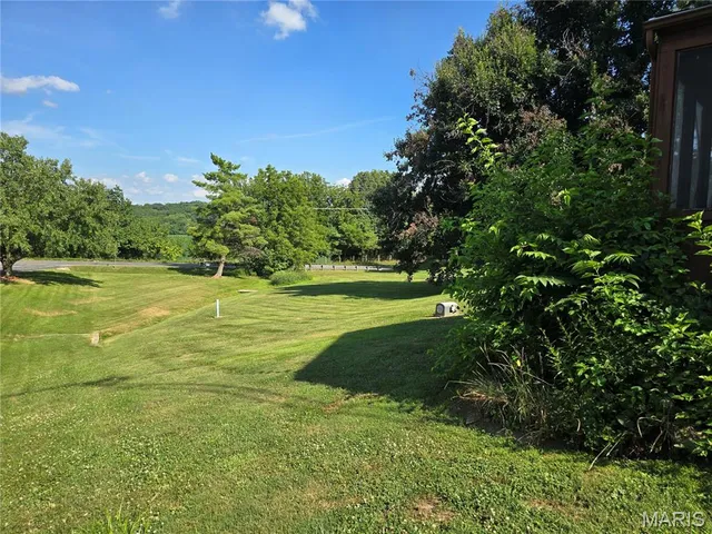 $200,000 | 58 North Woods Circle, Hillsboro, IL 62049