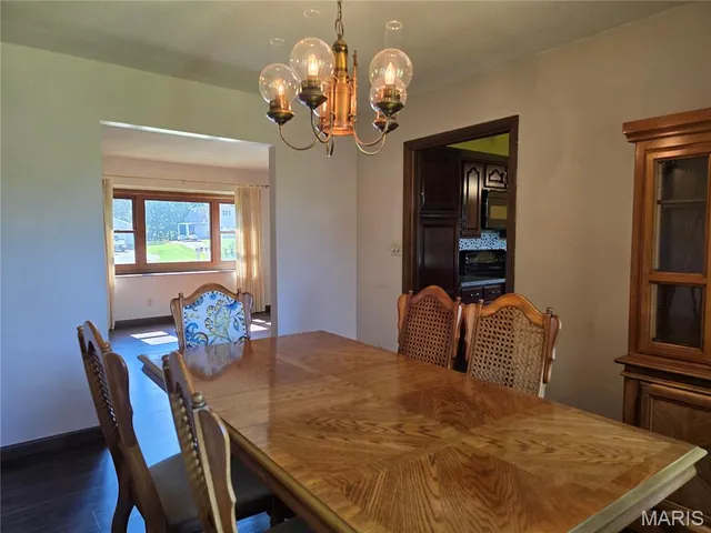 $200,000 | 58 North Woods Circle, Hillsboro, IL 62049