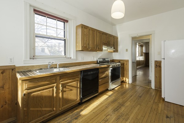 141 Sutherland Road, Unit 2 Boston, MA 02135 - Photo 6 of 11 Gallery Image 6