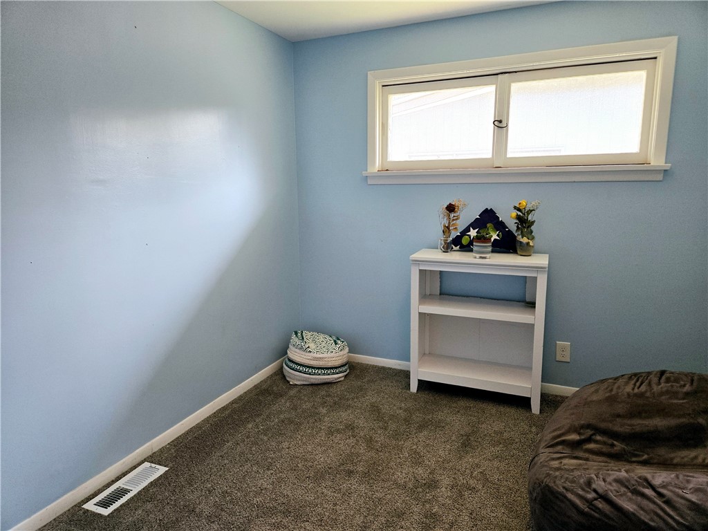 41 Hillhurst Lane Irondequoit, NY 14617 - Photo 14 of 42 Bedroom number two.