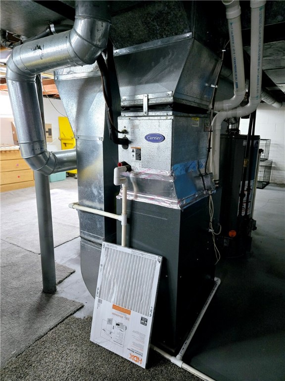 41 Hillhurst Lane Irondequoit, NY 14617 - Photo 34 of 42 h/e Furnace, with central air.