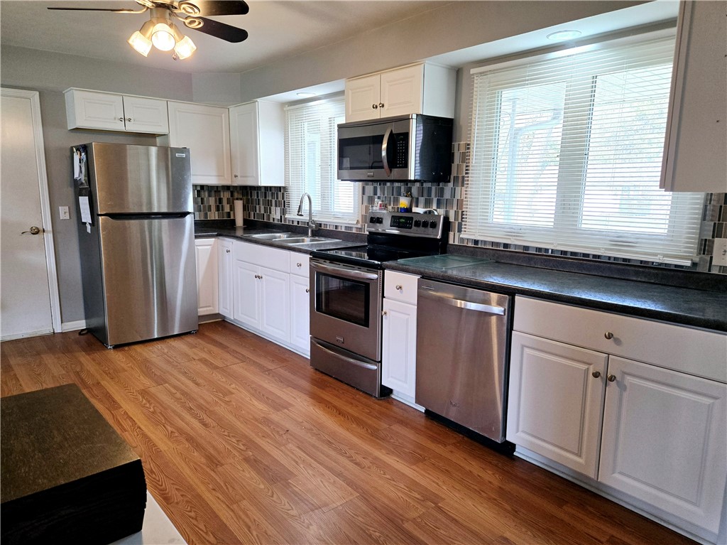 41 Hillhurst Lane Irondequoit, NY 14617 - Photo 4 of 42 Linear kitchen offers lots of space to move around