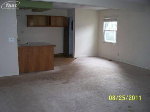 6219 Porter Road Grand Blanc, MI 48439 - Photo 5 of 11 20125116-4.JPG