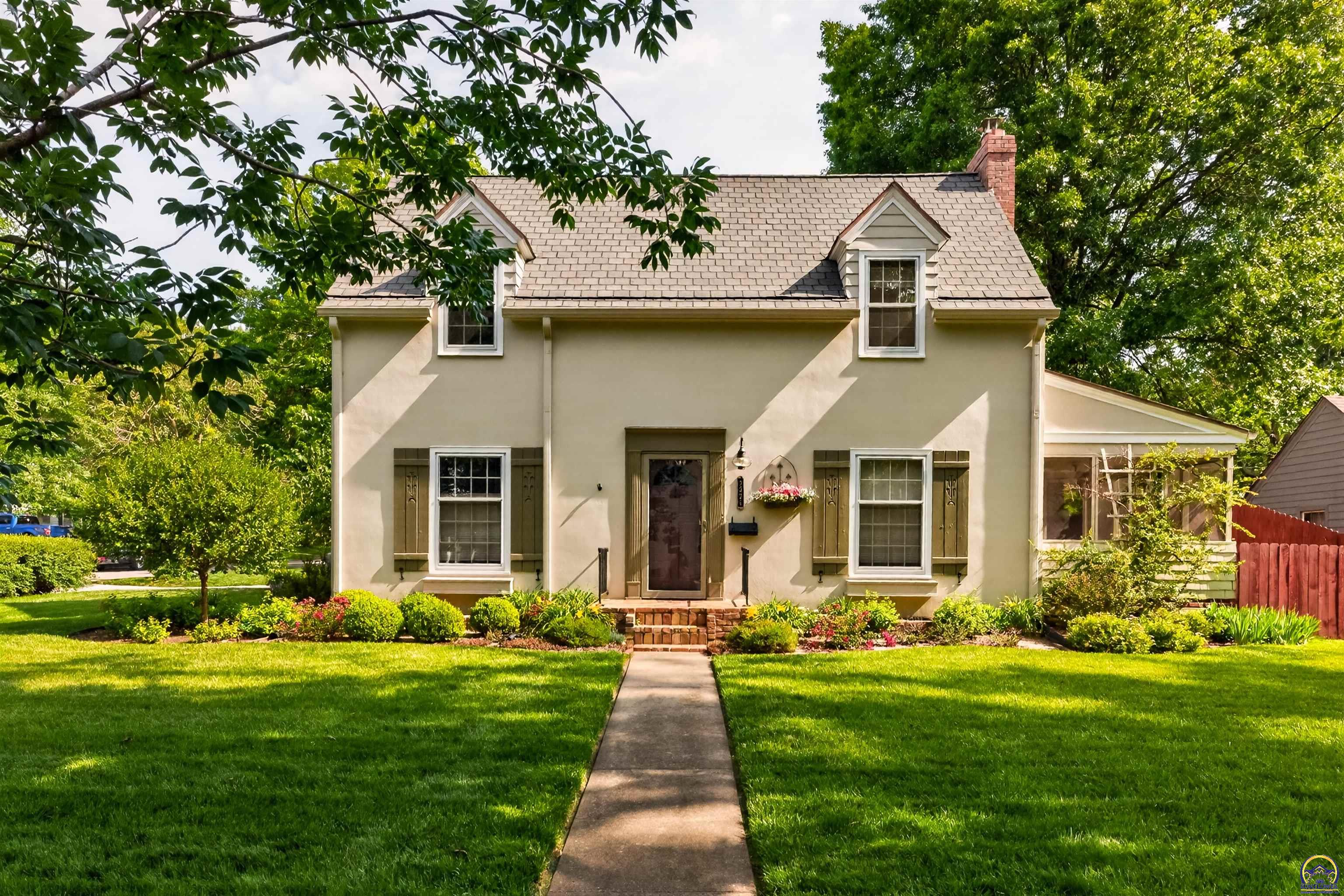 3324 Southwest 19th Street Topeka, KS 66604 - Photo 1 of 29