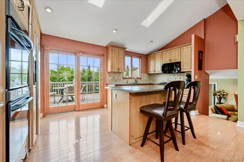 $989,000 | 2119 Oliver Way, Merrick, NY 11566