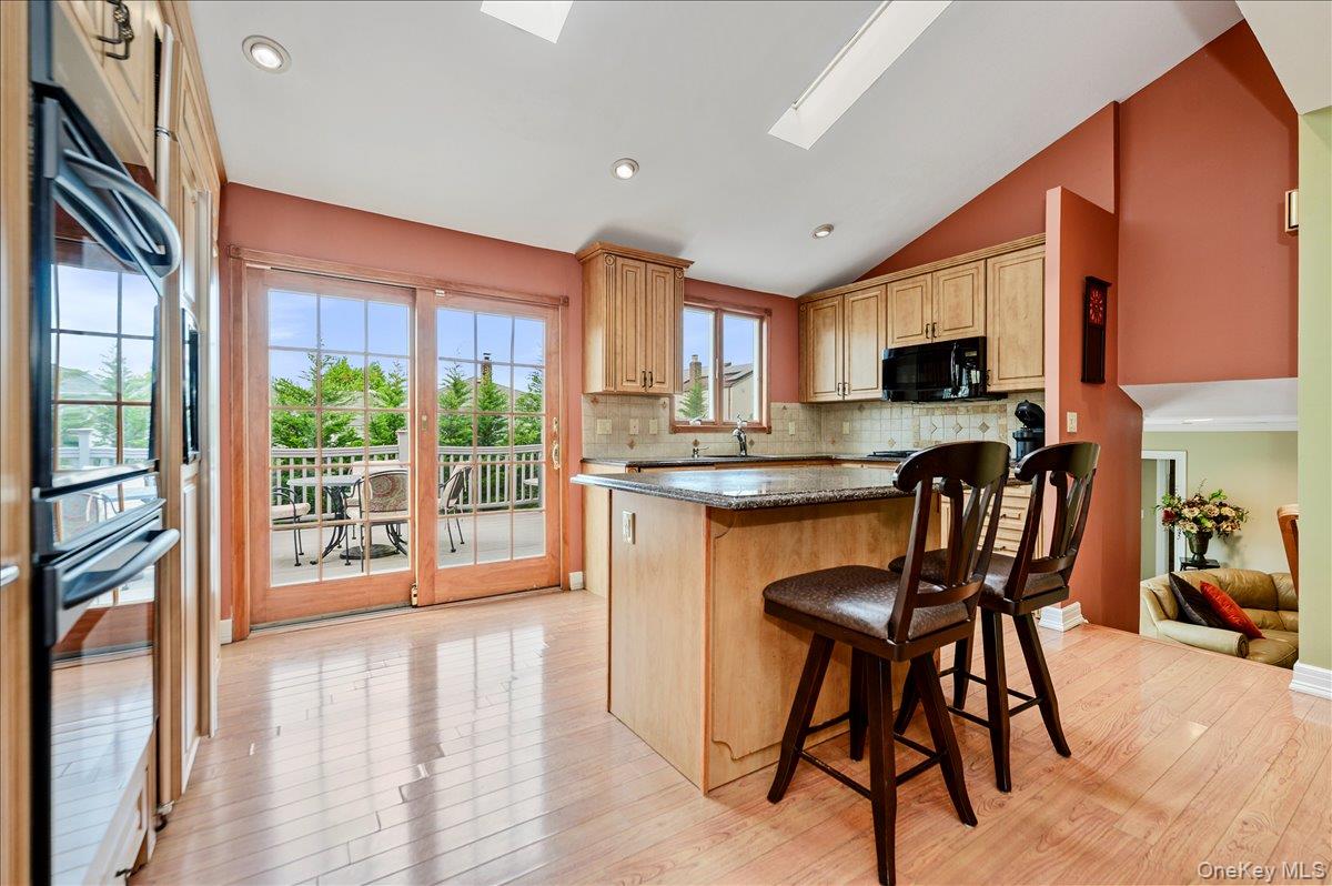 2119 Oliver Way Merrick, NY 11566 - Photo 11 of 29