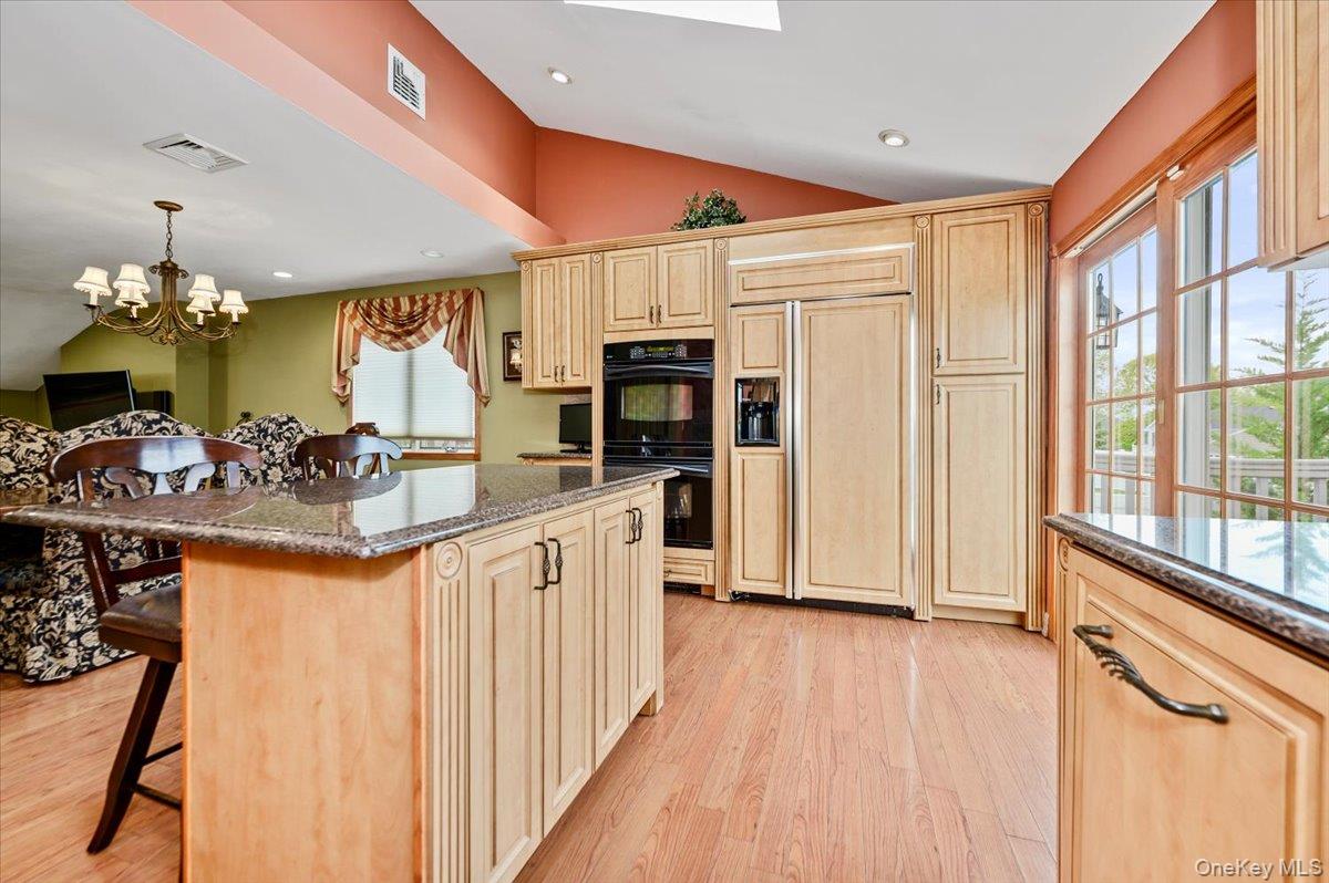 2119 Oliver Way Merrick, NY 11566 - Photo 12 of 29