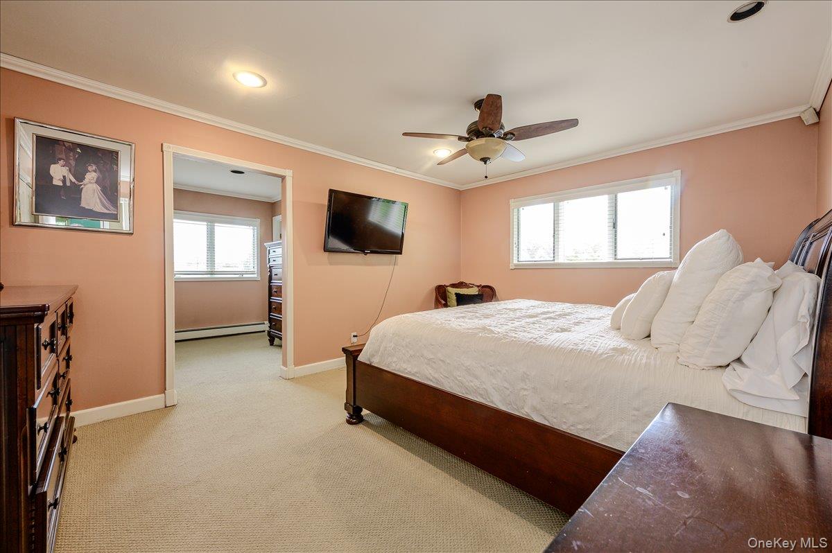 2119 Oliver Way Merrick, NY 11566 - Photo 15 of 29