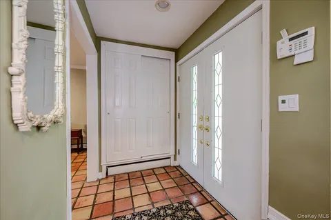 $989,000 | 2119 Oliver Way, Merrick, NY 11566