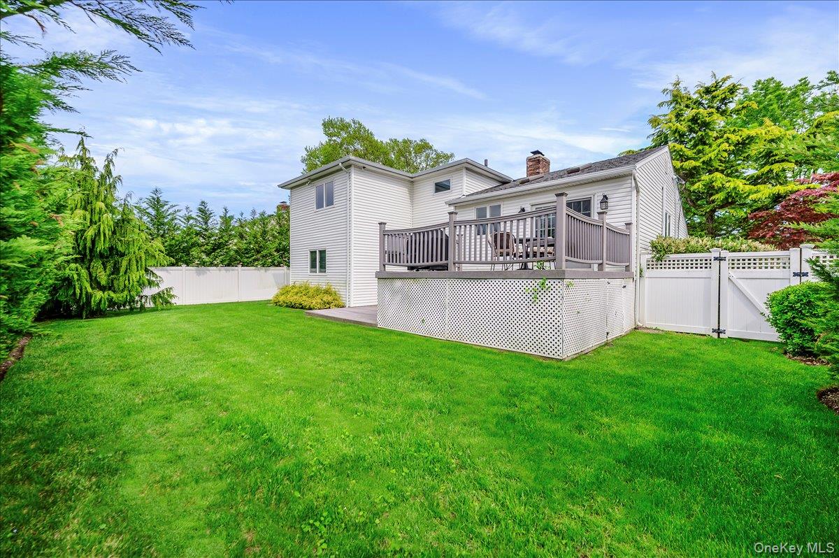 2119 Oliver Way Merrick, NY 11566 - Photo 24 of 29