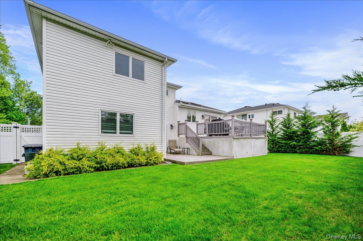 2119 Oliver Way Merrick, NY 11566 - Photo 25 of 29