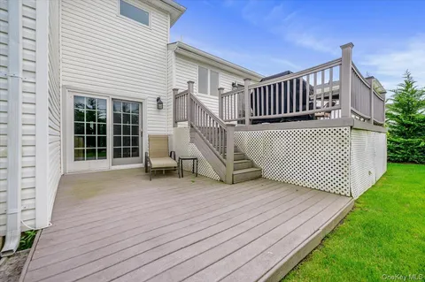 $989,000 | 2119 Oliver Way, Merrick, NY 11566