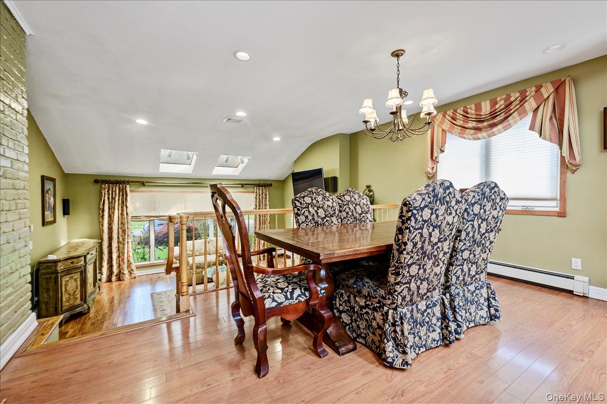2119 Oliver Way Merrick, NY 11566 - Photo 10 of 29