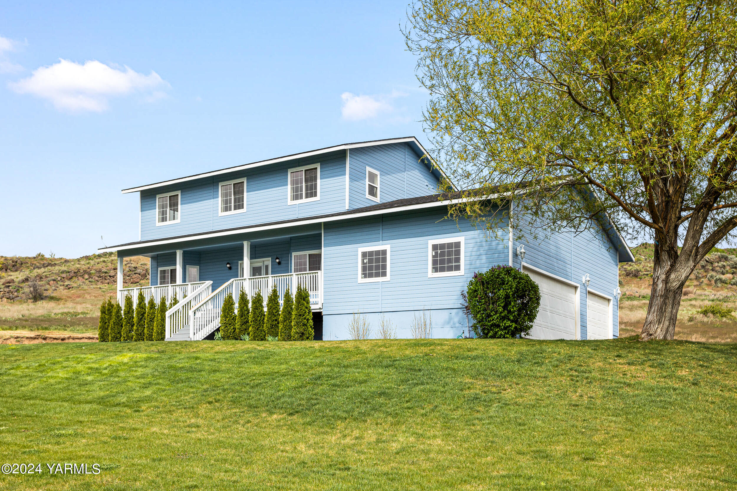 633 Hancock Road Cowiche, WA 98923 - Photo 6 of 53 a front view of house with yard