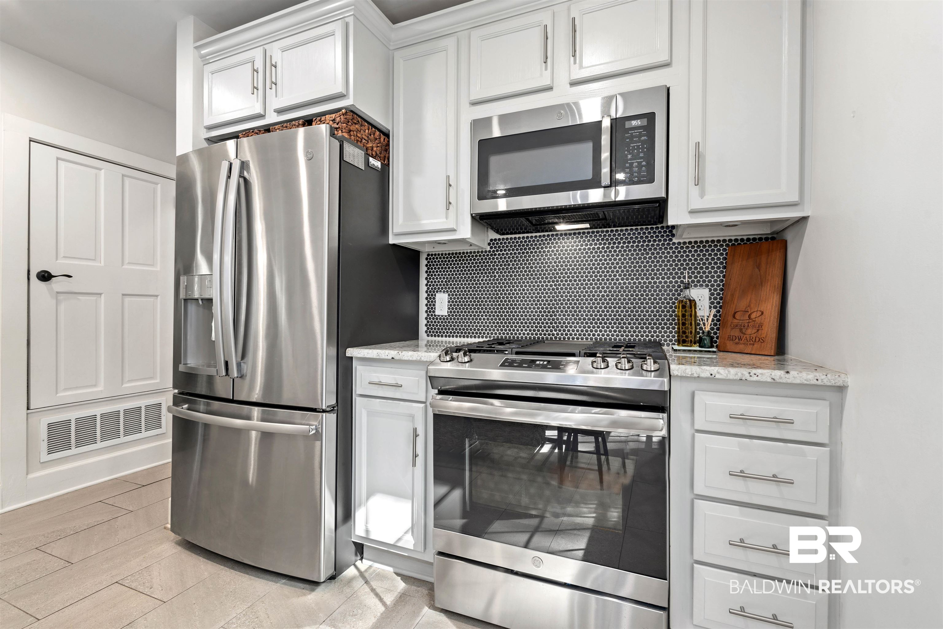 307 Gaines Avenue Mobile, AL 36609 - Photo 8 of 29