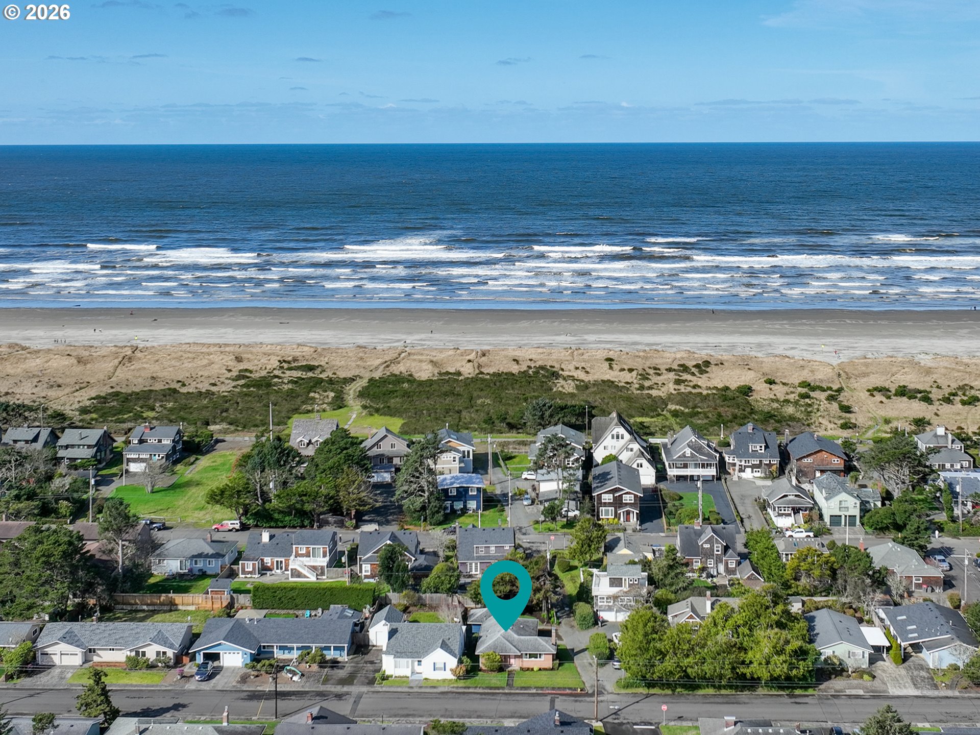 1210 South Columbia Street Seaside, OR 97138 - Photo 35 of 40 a view of an ocean and beach