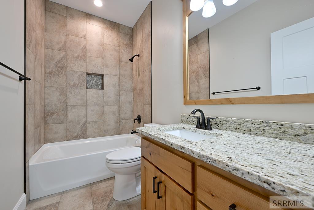 4922 Torcello Drive Ammon, ID 83401 - Photo 28 of 50 Bathroom 2