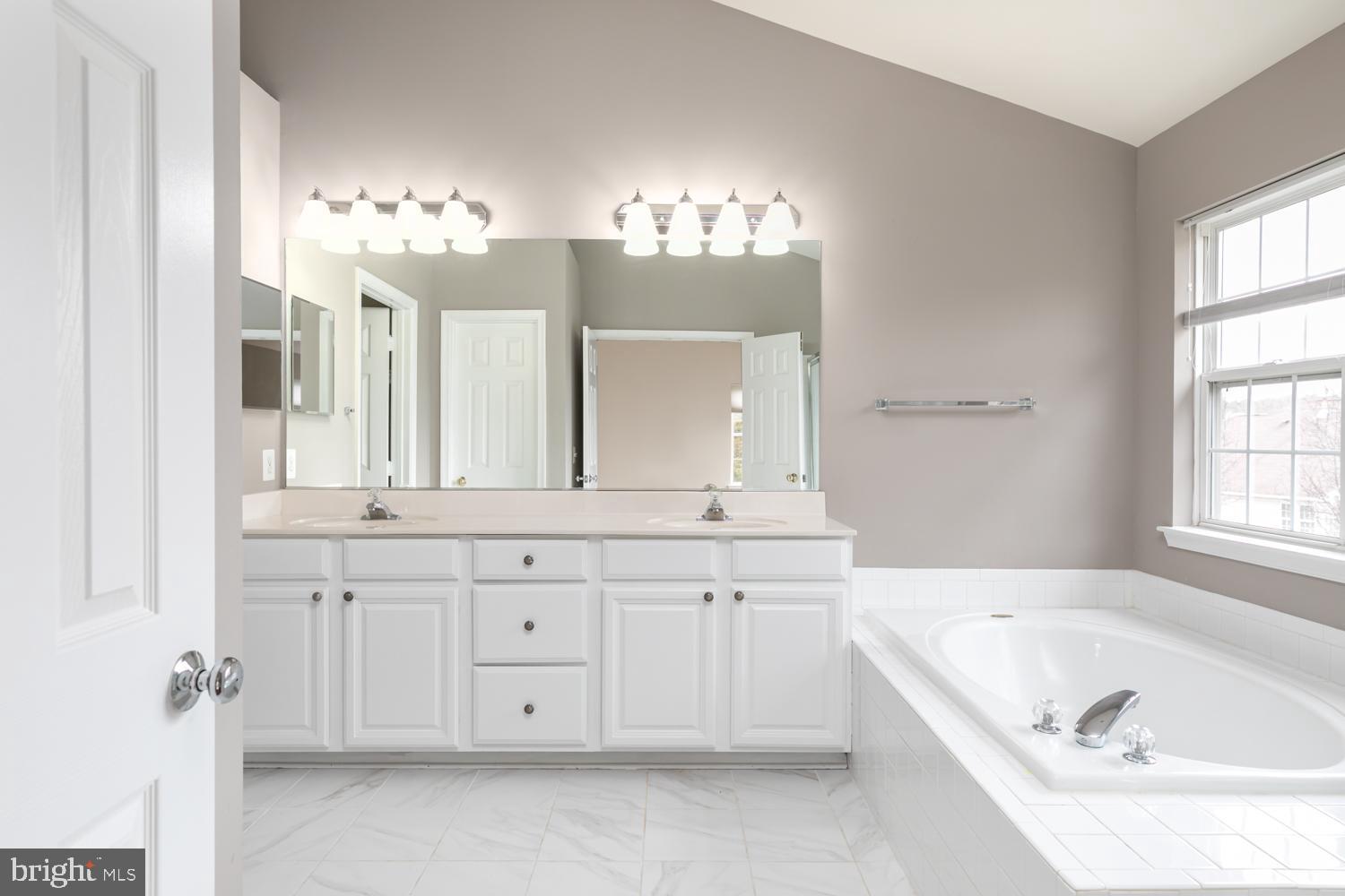 18303 Mill Ridge Terrace Leesburg, VA 20176 - Photo 29 of 58 Gallery Image 29