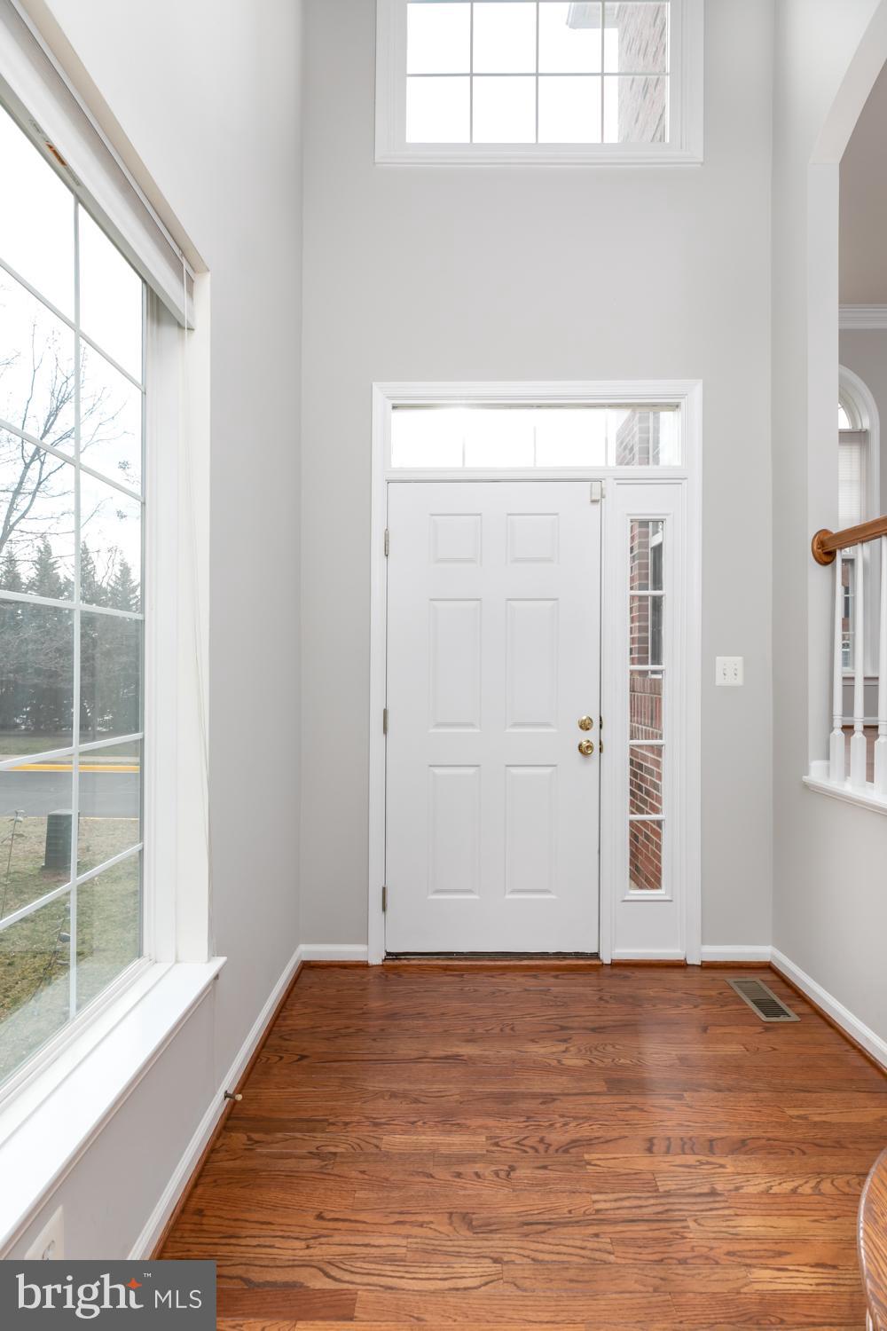 18303 Mill Ridge Terrace Leesburg, VA 20176 - Photo 4 of 58 Gallery Image 4