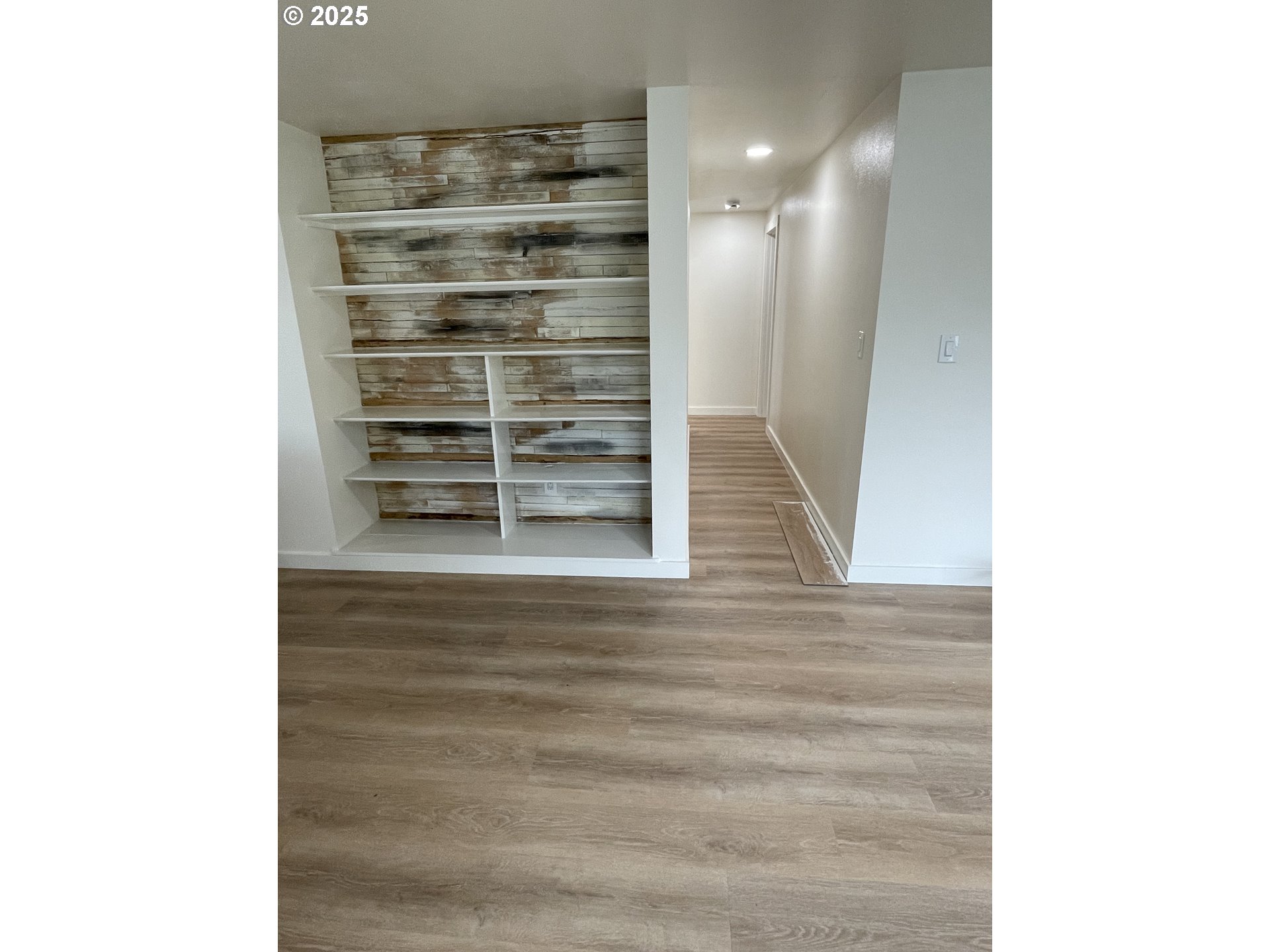 287 East 3rd Street Lowell, OR 97452 - Photo 21 of 23