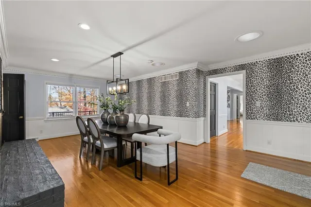 $1,050,000 | 32 Kemp Road East, Greensboro, NC 27410