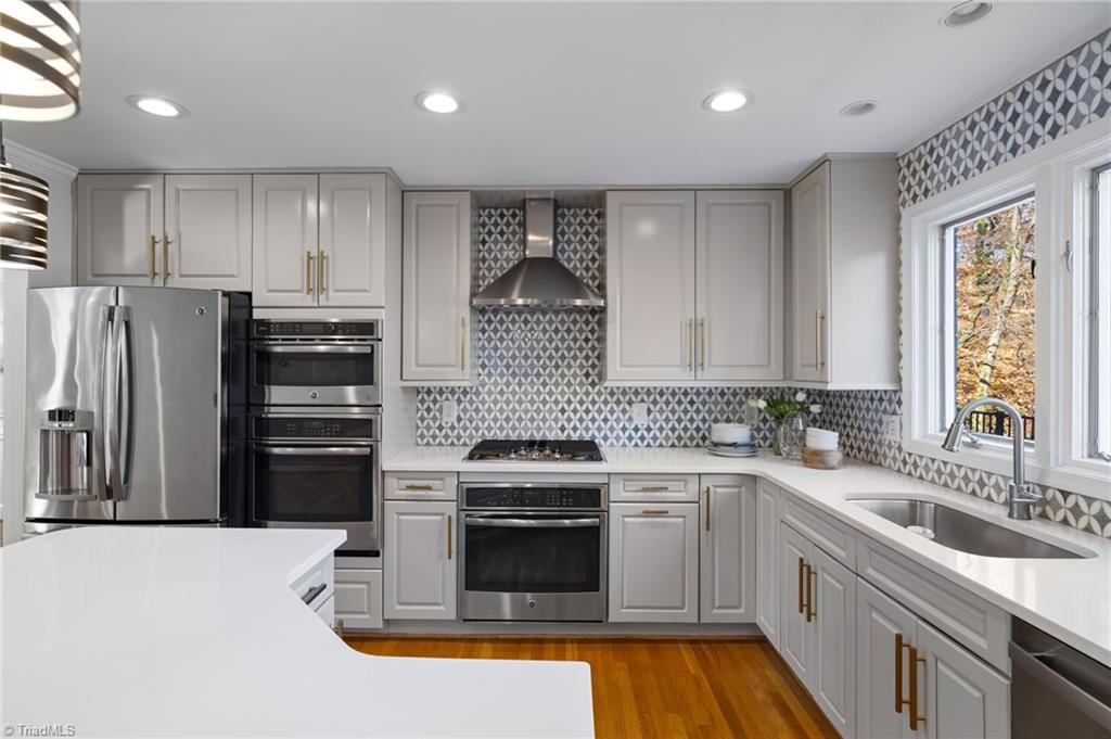 32 Kemp Road East Greensboro, NC 27410 - Photo 15 of 50