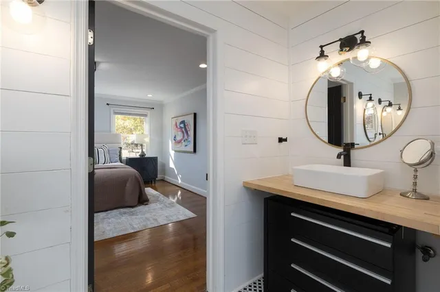 $1,050,000 | 32 Kemp Road East, Greensboro, NC 27410