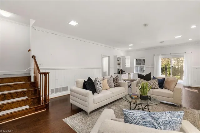 $1,050,000 | 32 Kemp Road East, Greensboro, NC 27410