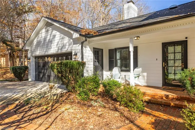 $1,050,000 | 32 Kemp Road East, Greensboro, NC 27410