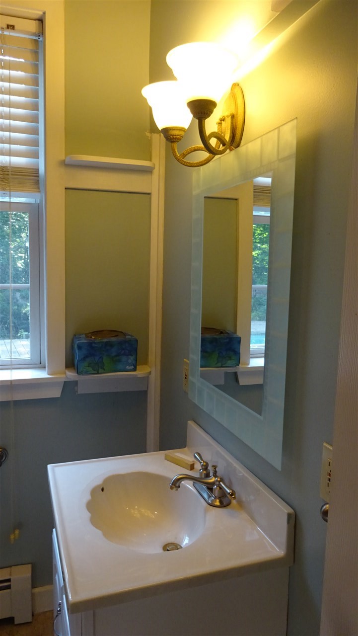 22 Hampton Falls Road Exeter, NH 03833 - Photo 13 of 40