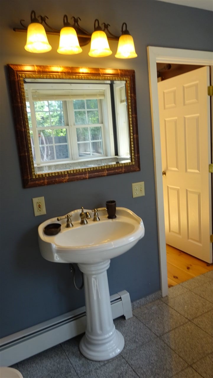 22 Hampton Falls Road Exeter, NH 03833 - Photo 20 of 40