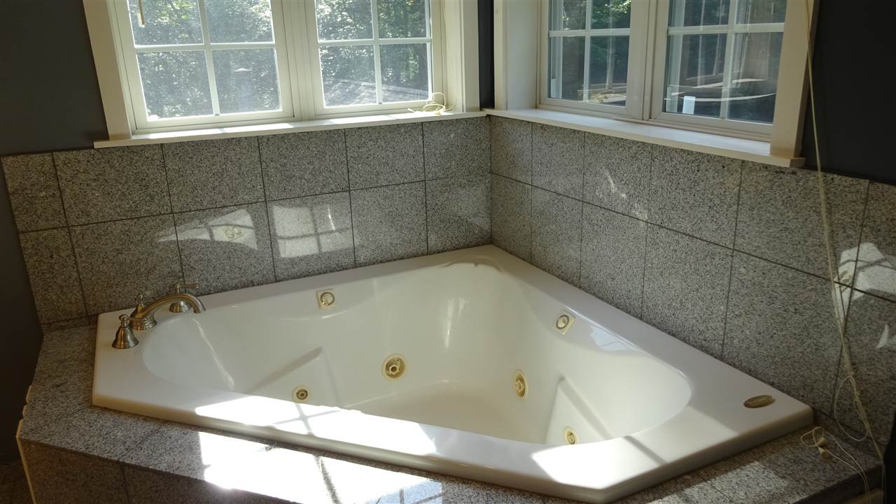 22 Hampton Falls Road Exeter, NH 03833 - Photo 21 of 40