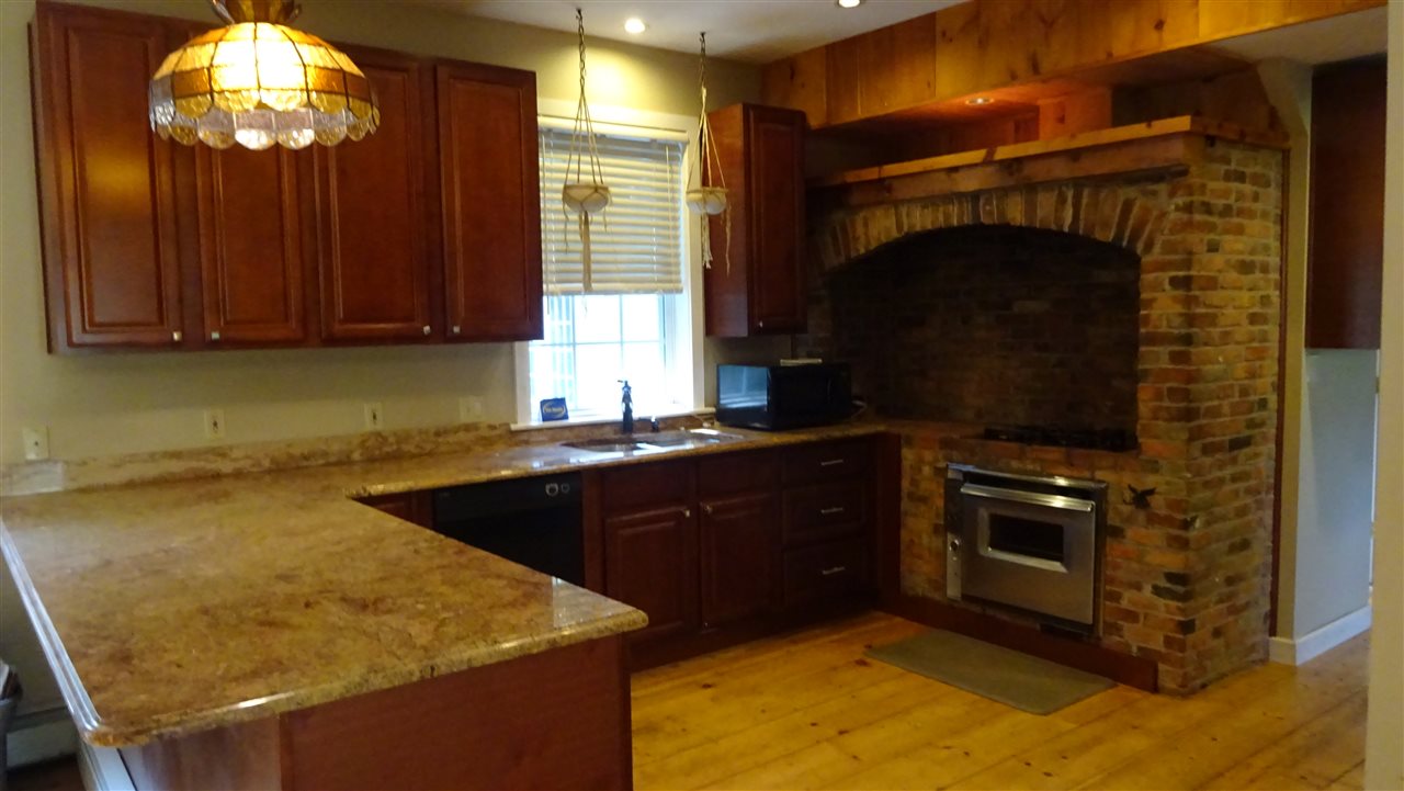 22 Hampton Falls Road Exeter, NH 03833 - Photo 9 of 40