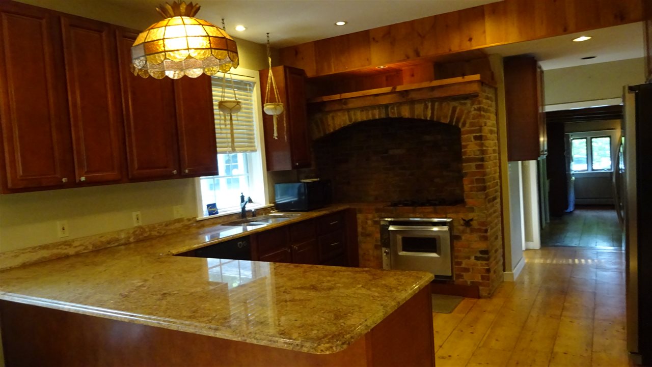 22 Hampton Falls Road Exeter, NH 03833 - Photo 10 of 40