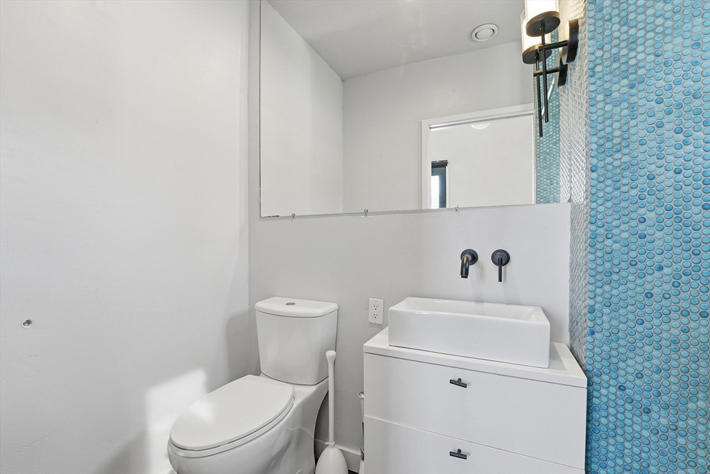 2 Juniper Place Northampton, MA 01062 - Photo 18 of 41