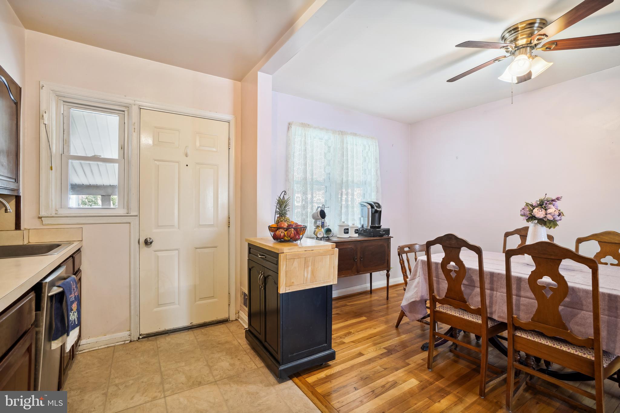 7833 Lockwood Road Dundalk, MD 21222 - Photo 8 of 35 Dining Room