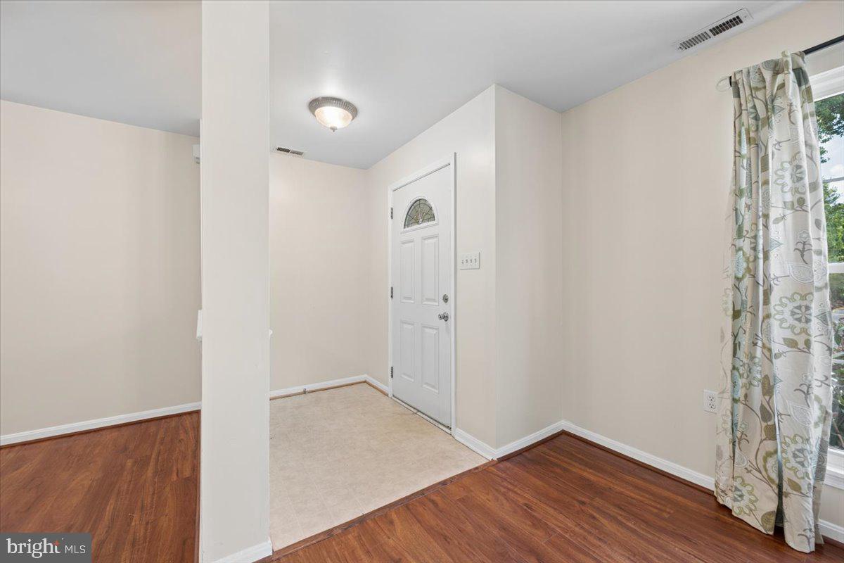 2611 Warren Way Frederick, MD 21701 - Photo 3 of 53