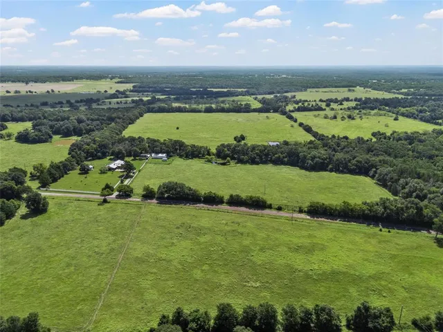 a view of a tennis court