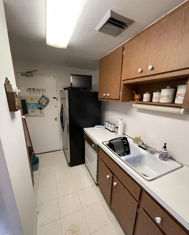 $1,850 | 880 Northeast 69th Street, Unit 2G, Miami, FL 33138