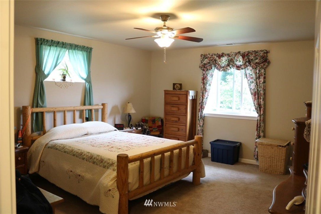 10315 James Road Southwest Rochester, WA 98579 - Photo 14 of 22