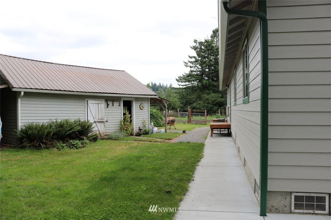 10315 James Road Southwest Rochester, WA 98579 - Photo 3 of 22