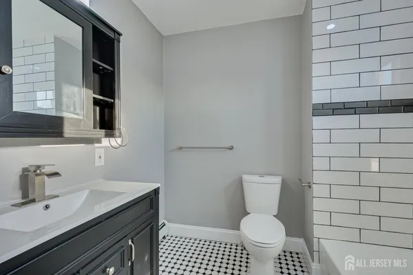 $2,900 | 36 2nd Avenue, Unit A, Port Reading, NJ 07064