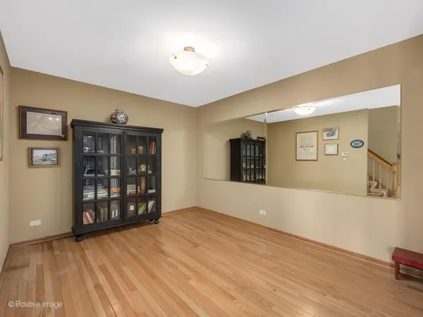$699,900 | 45 South Driveway, Glen Ellyn, IL 60137