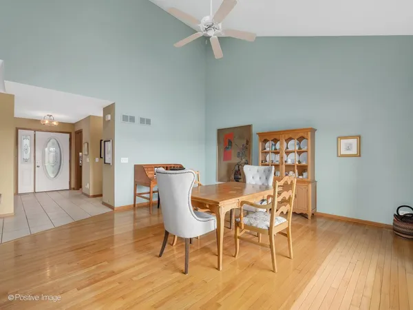 $699,900 | 45 South Driveway, Glen Ellyn, IL 60137
