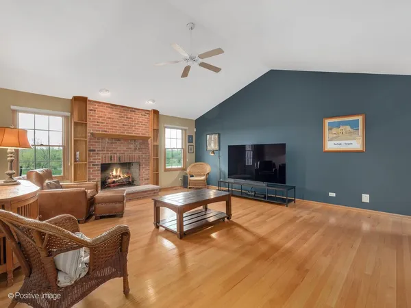 $699,900 | 45 South Driveway, Glen Ellyn, IL 60137