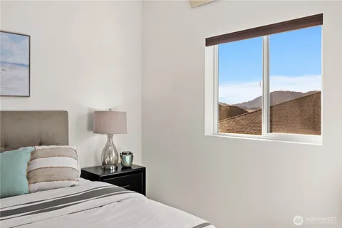 $629,000 | 1731 10th Avenue Northeast, Unit B215, Issaquah, WA 98029