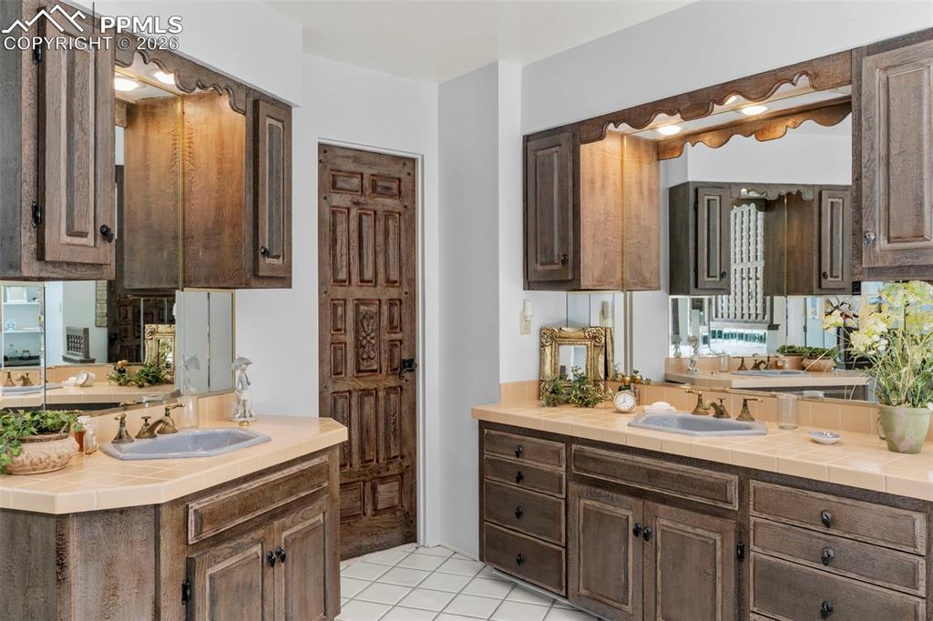 53 Upland Road Colorado Springs, CO 80906 - Photo 22 of 48